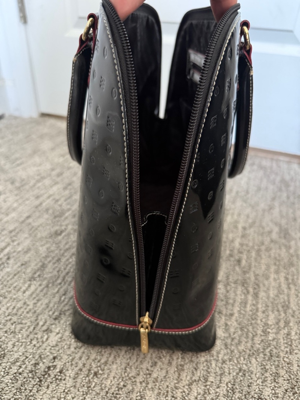 Arcadia large dome Bugatti patent leather black satchel shoulder bag - Picture 14 of 14